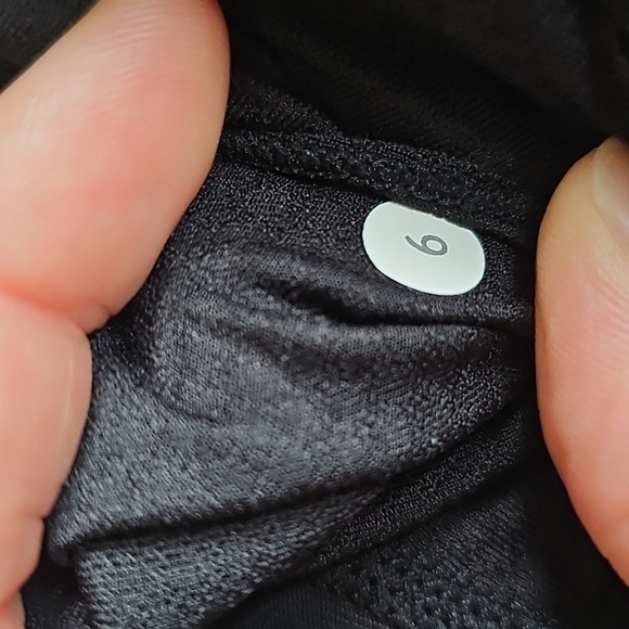 Lululemon Workout Top - Picture 5 of 5